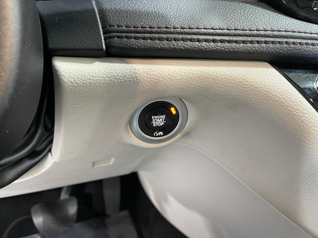 2017 Chrysler Pacifica Image 21