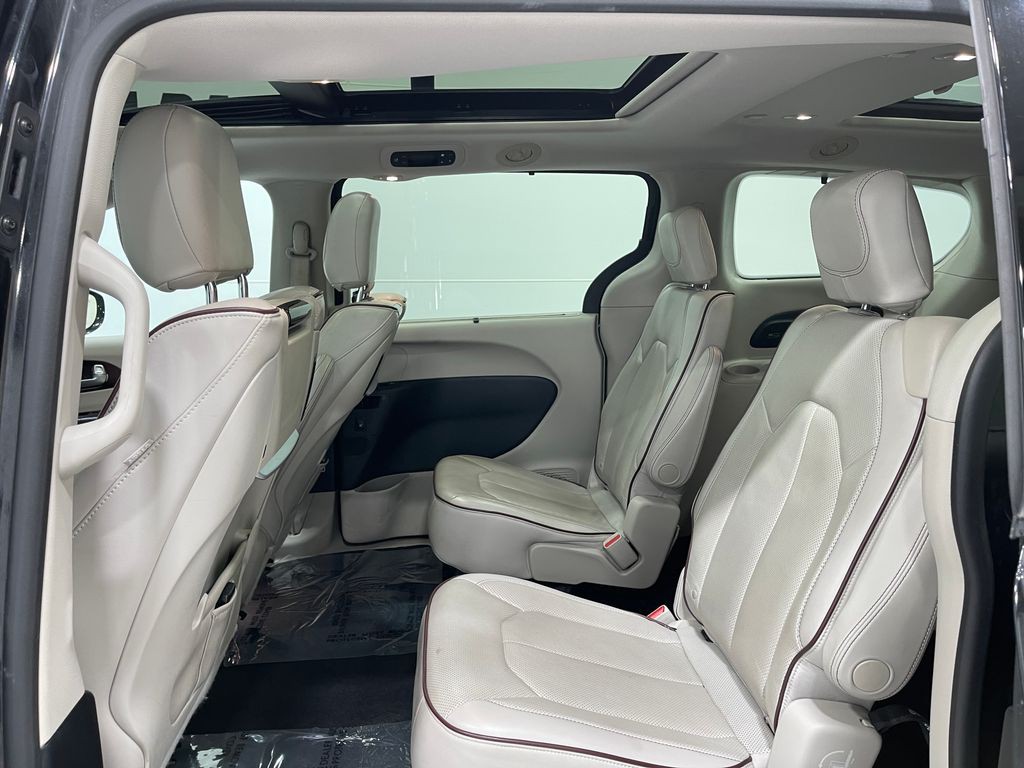 2017 Chrysler Pacifica Image 26