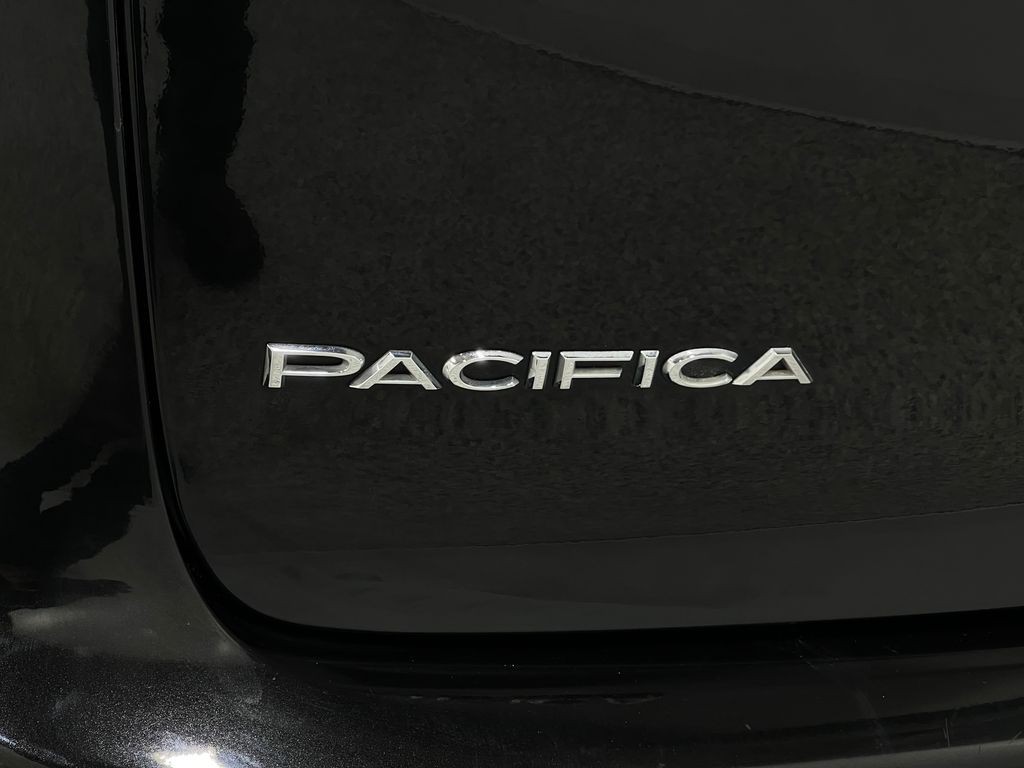 2017 Chrysler Pacifica Image 35