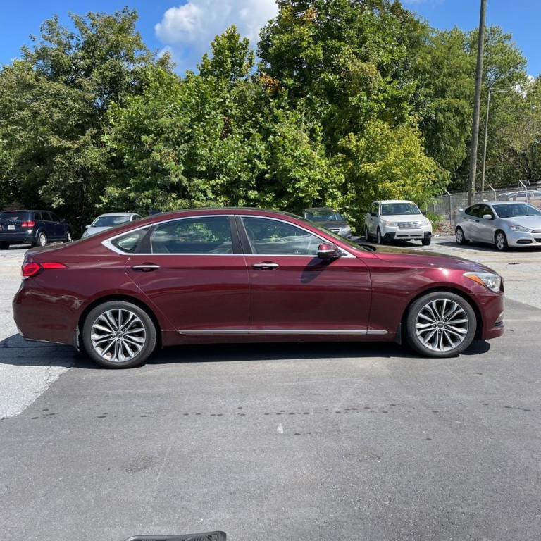 2016 Hyundai Genesis Image 3