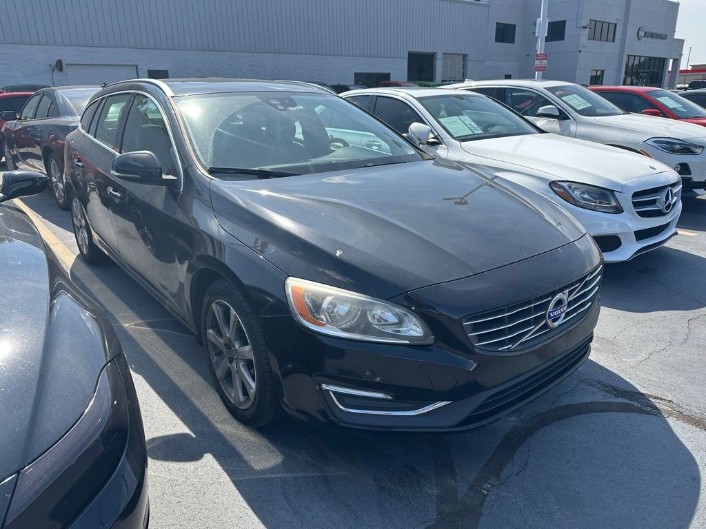 2016 Volvo V60 Image 1