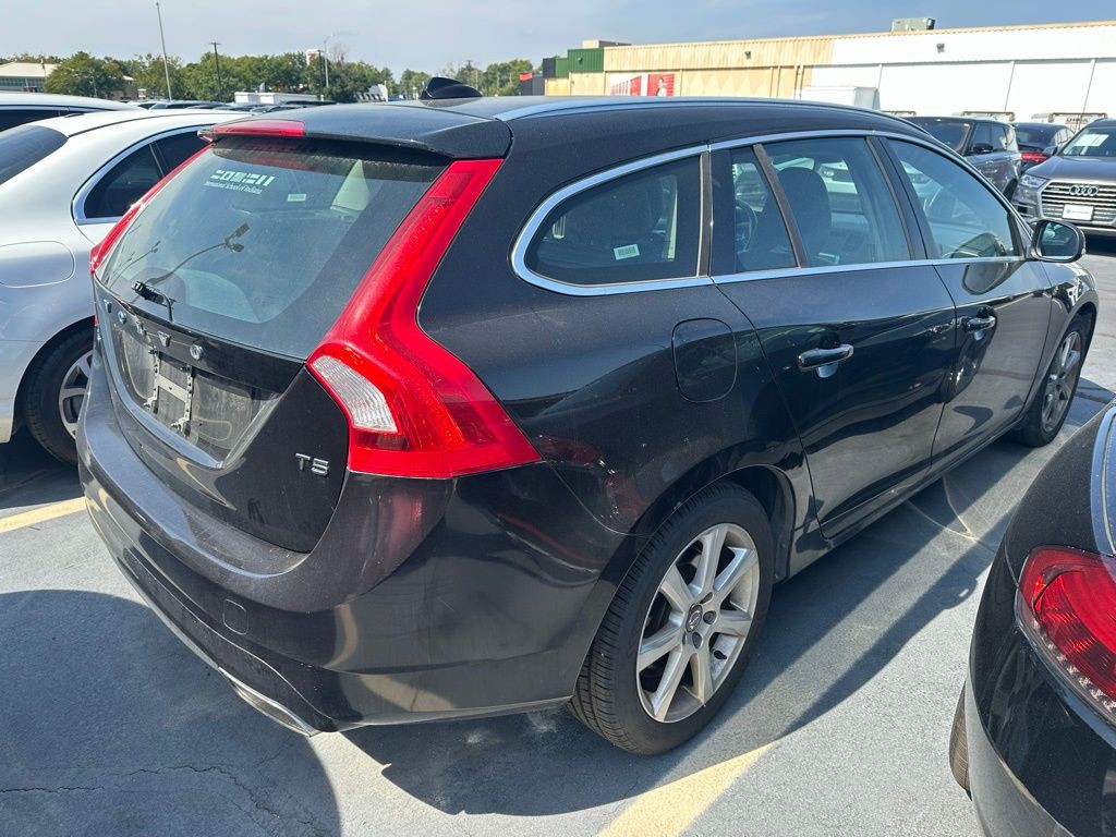 2016 Volvo V60 Image 4