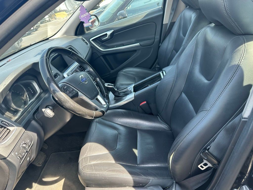 2016 Volvo V60 Image 5