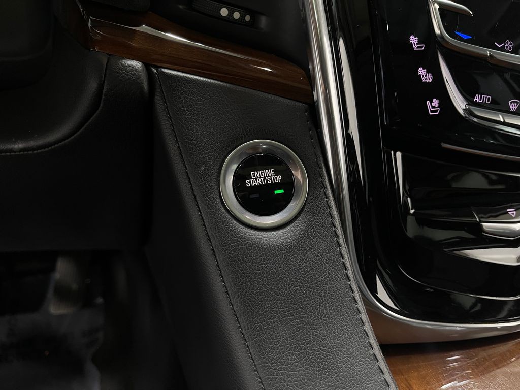 2016 Cadillac Escalade Image 23