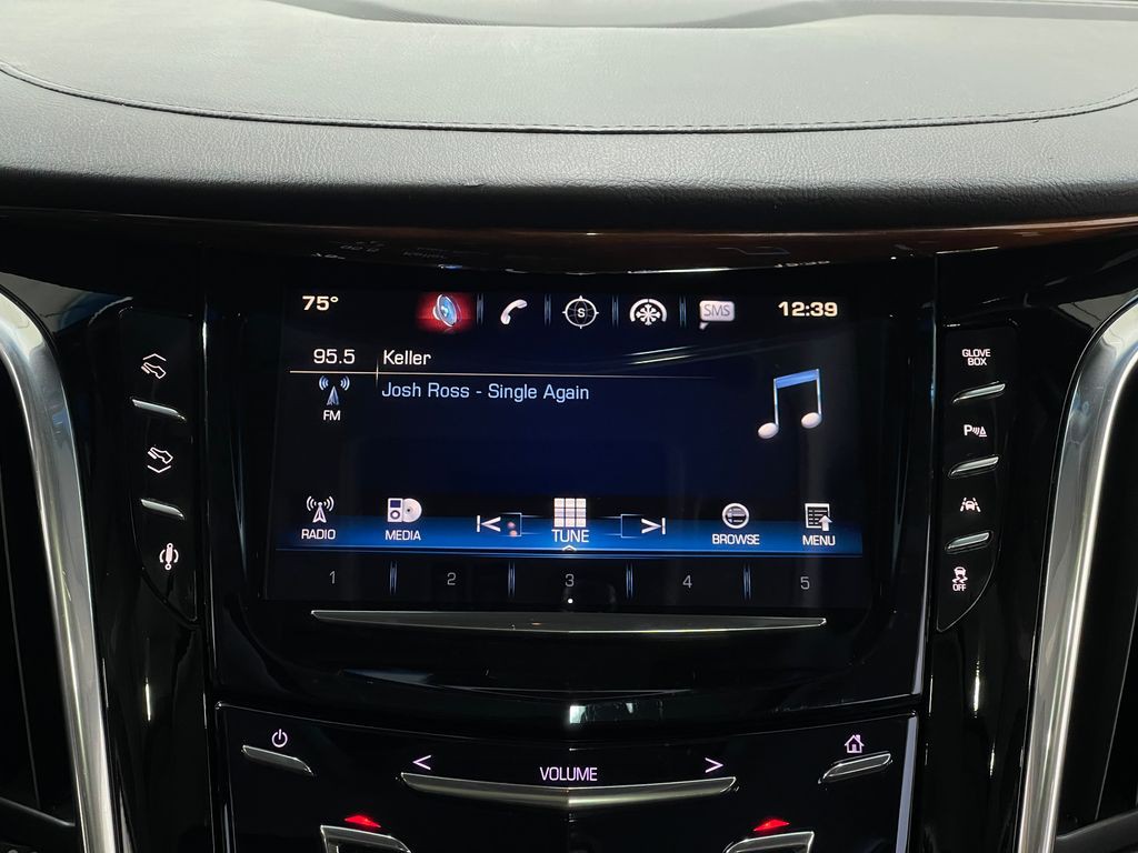 2016 Cadillac Escalade Image 26