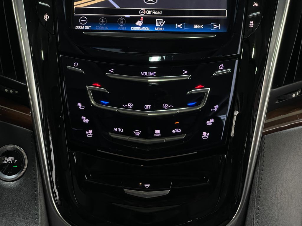 2016 Cadillac Escalade Image 27