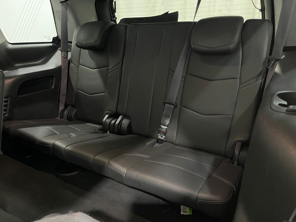 2016 Cadillac Escalade Image 33