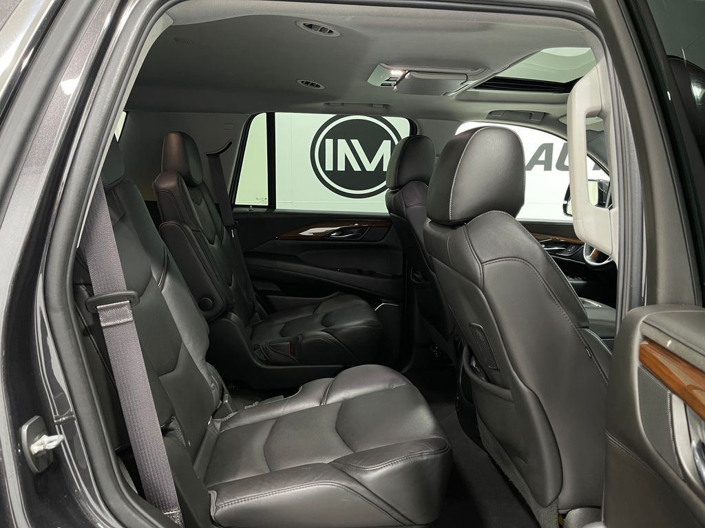 2016 Cadillac Escalade Image 35