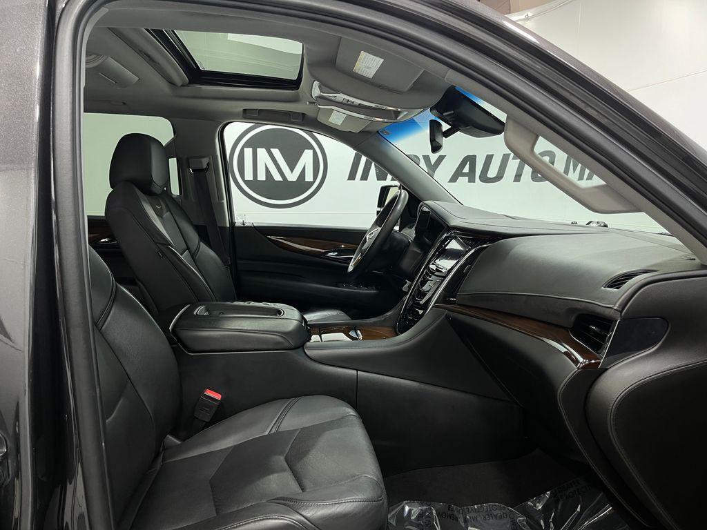 2016 Cadillac Escalade Image 36