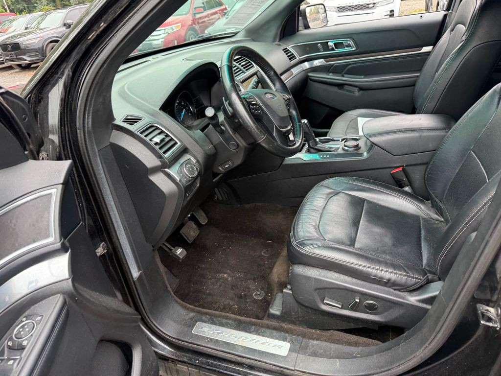 2016 Ford Explorer Image 6