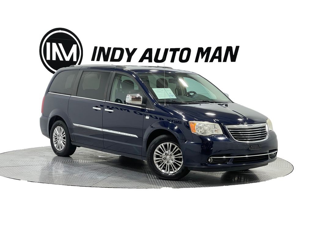 2014 Chrysler Town & Country Image 1