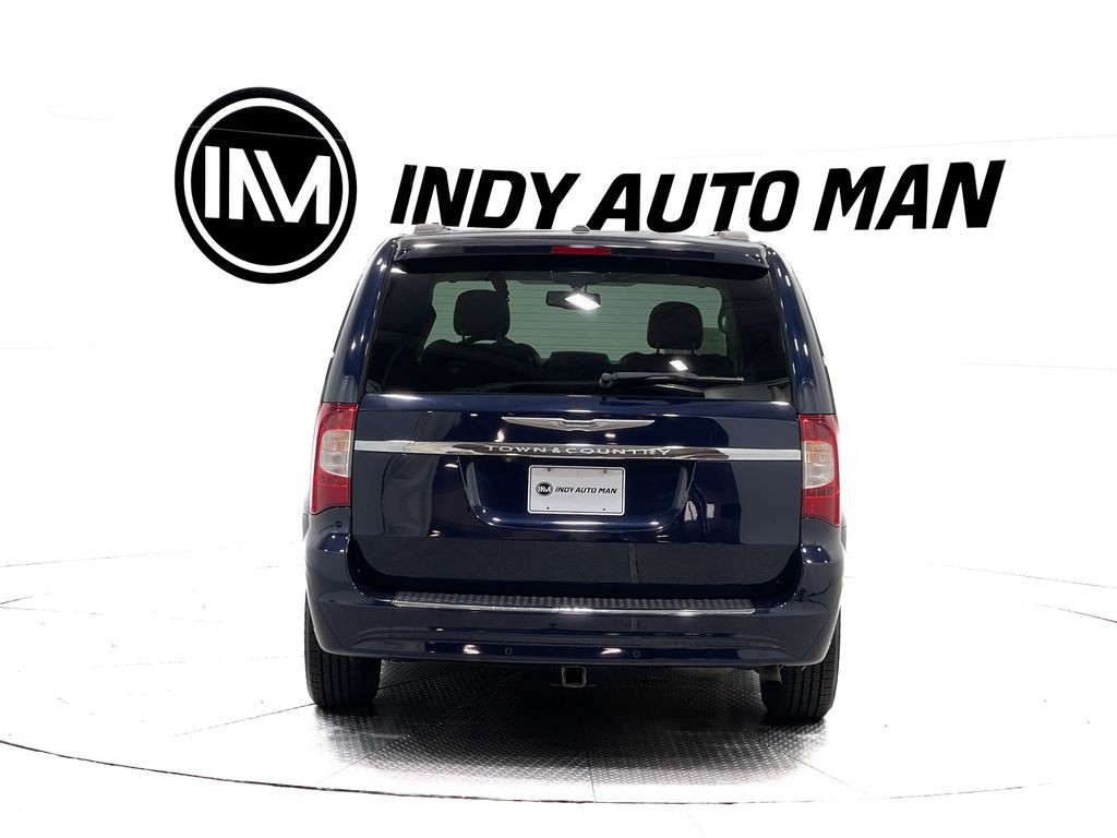 2014 Chrysler Town & Country Image 5