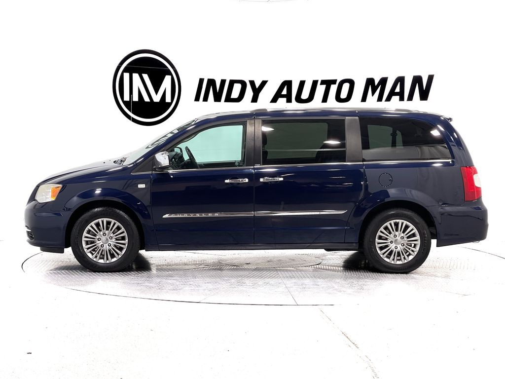 2014 Chrysler Town & Country Image 7