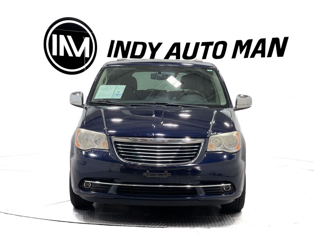 2014 Chrysler Town & Country Image 9