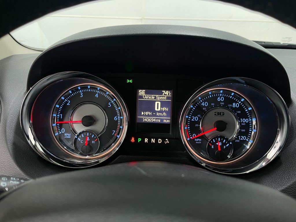2014 Chrysler Town & Country Image 23
