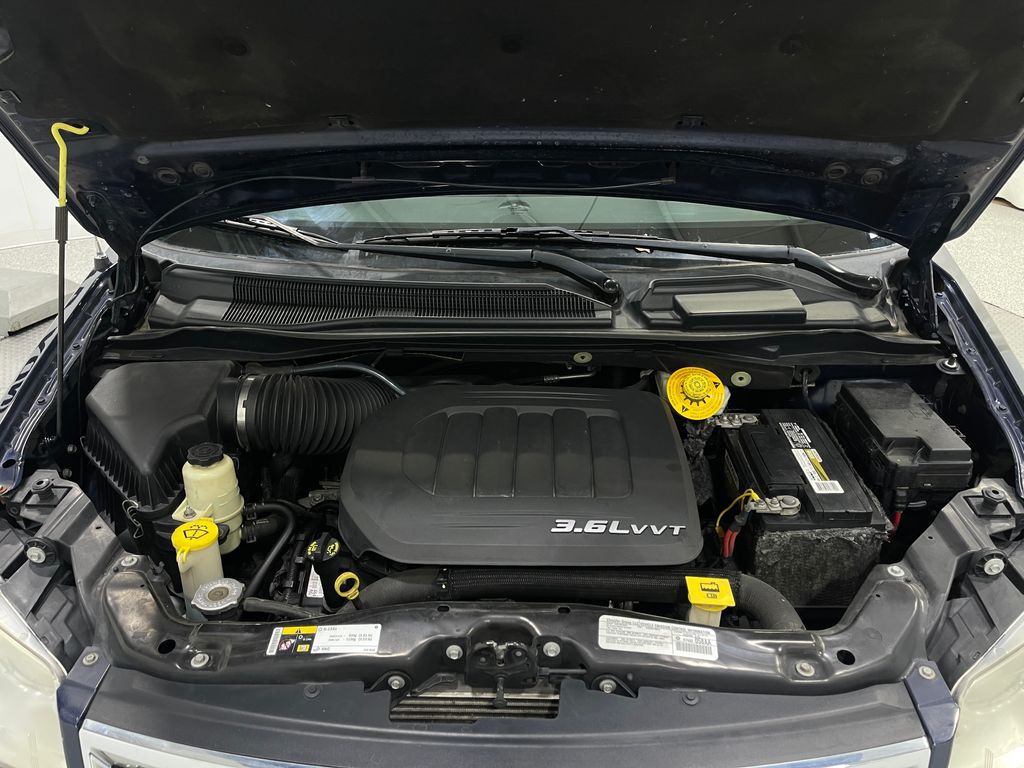 2014 Chrysler Town & Country Image 27