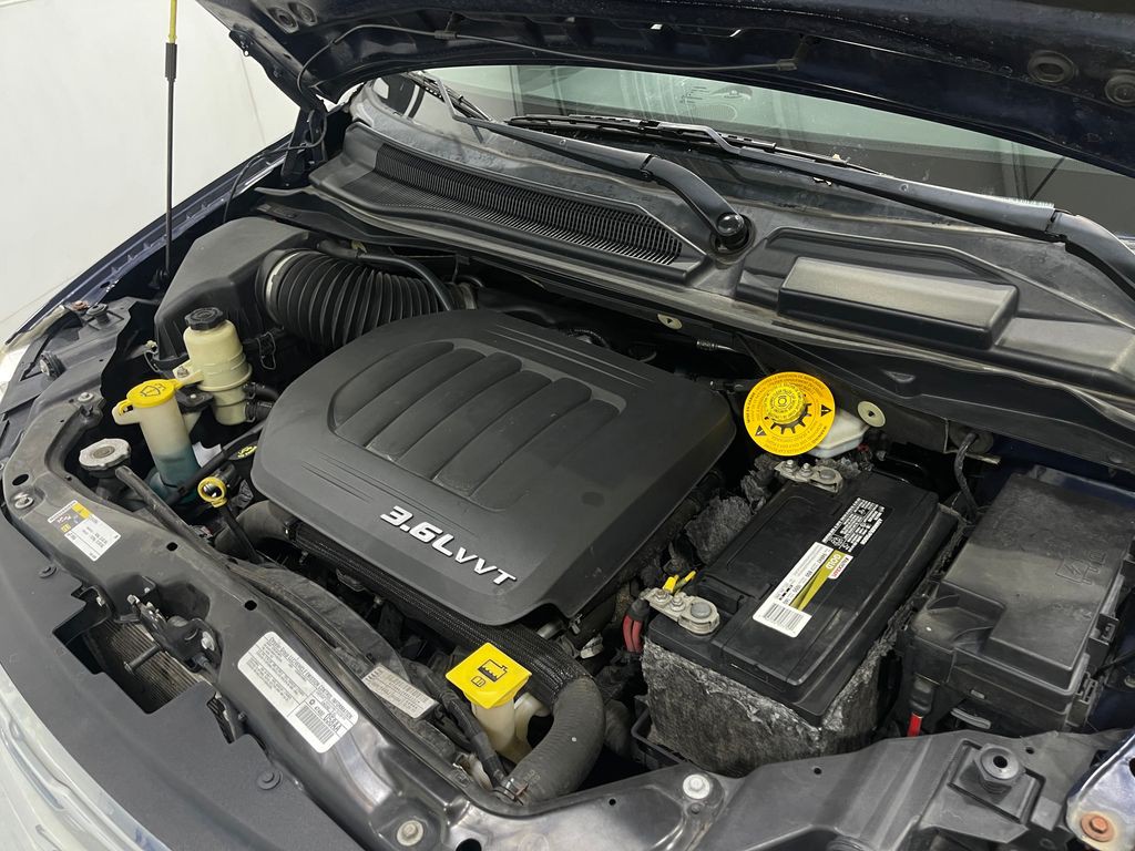 2014 Chrysler Town & Country Image 28