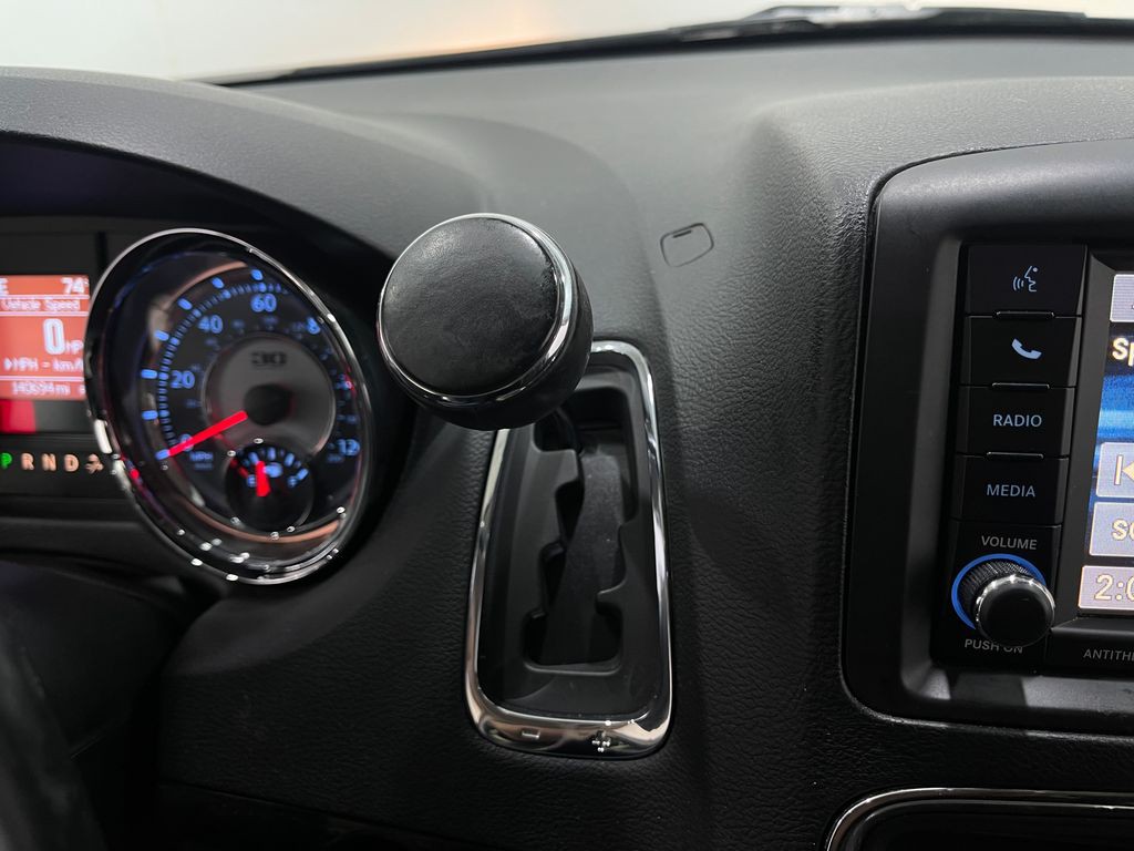 2014 Chrysler Town & Country Image 29