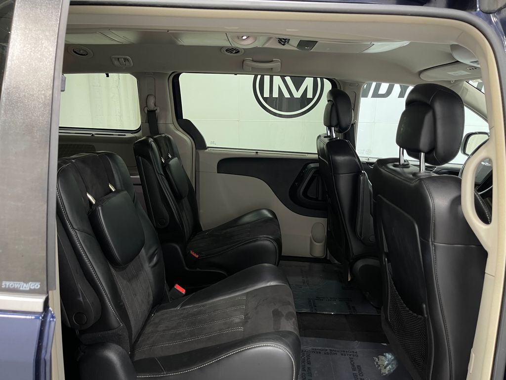 2014 Chrysler Town & Country Image 33