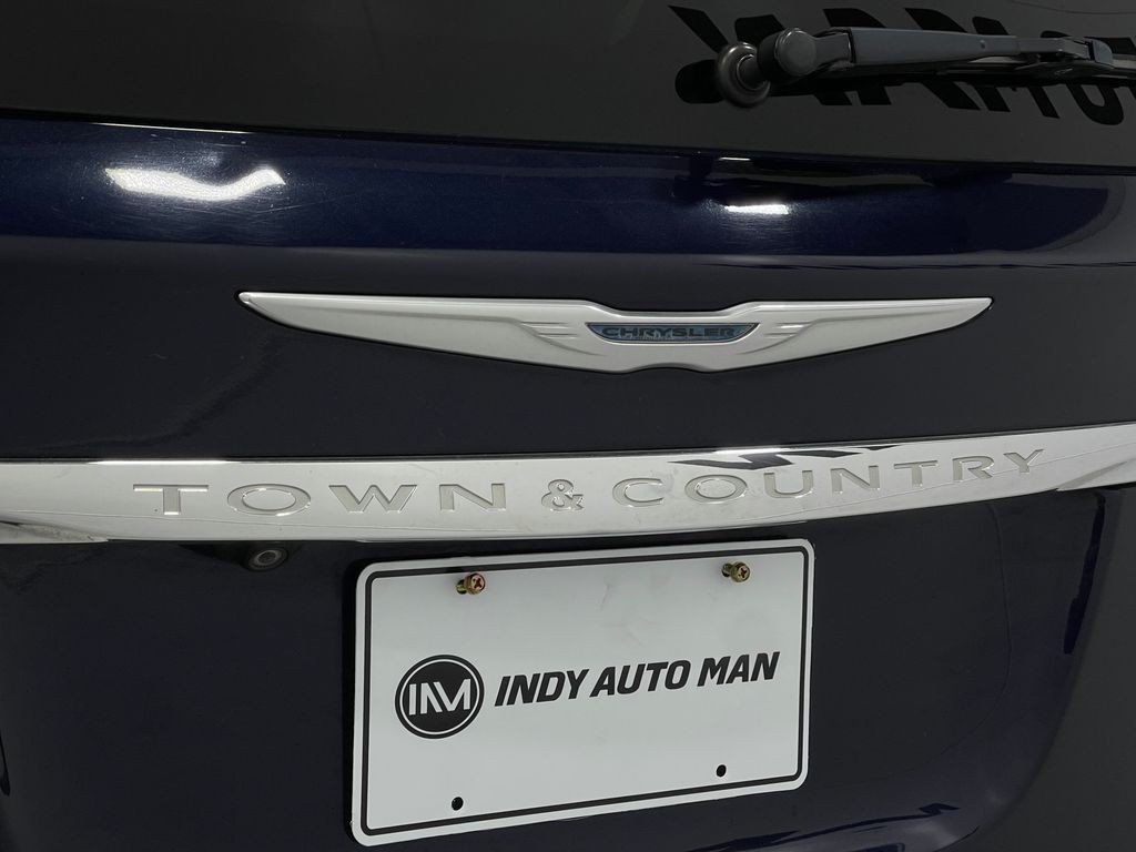2014 Chrysler Town & Country Image 40