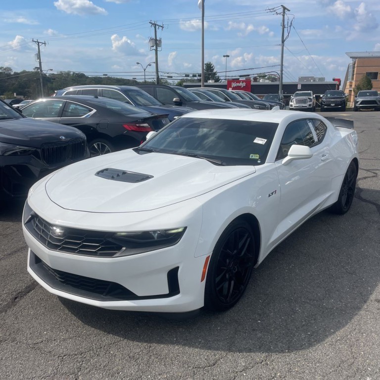 2022 Chevrolet Camaro Image 2