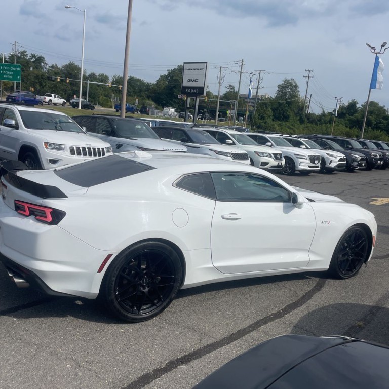 2022 Chevrolet Camaro Image 3