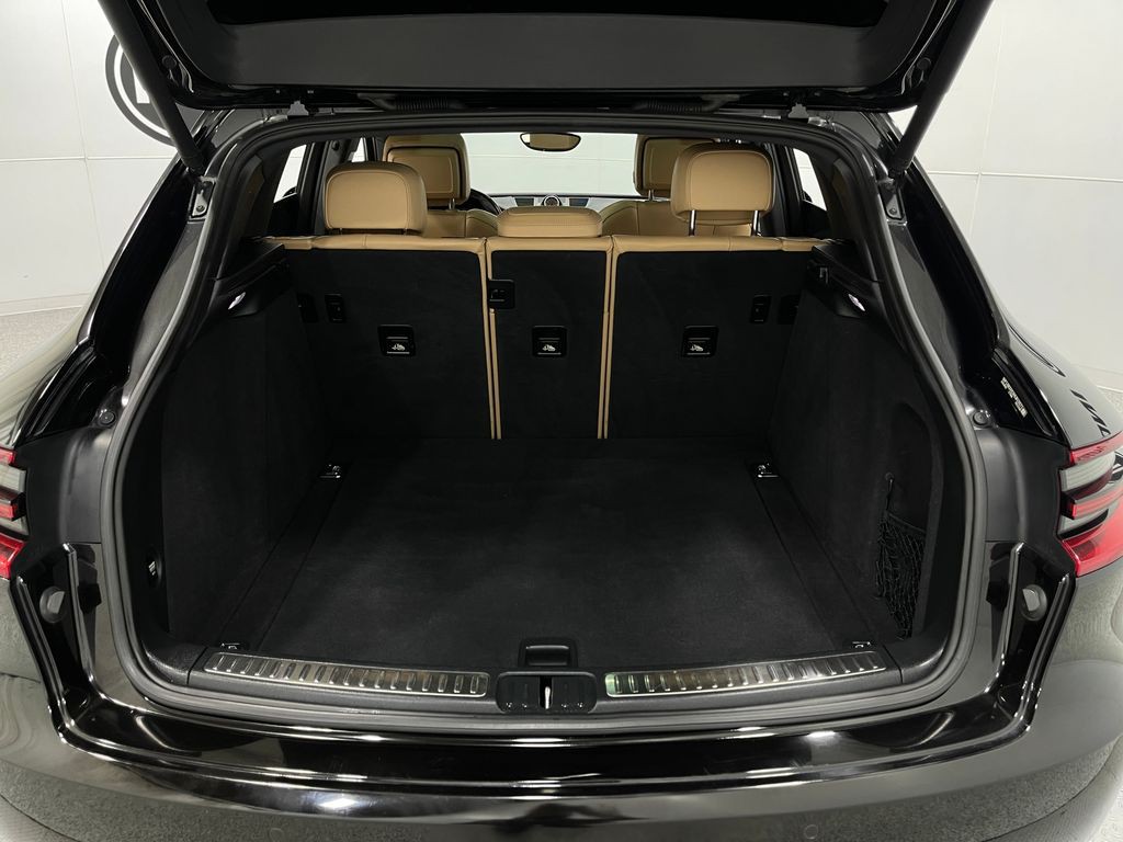 2017 Porsche Macan Image 25