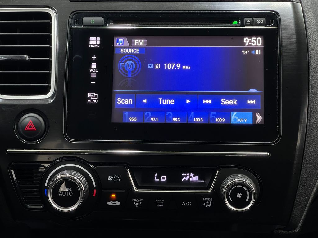 2015 Honda Civic Image 24