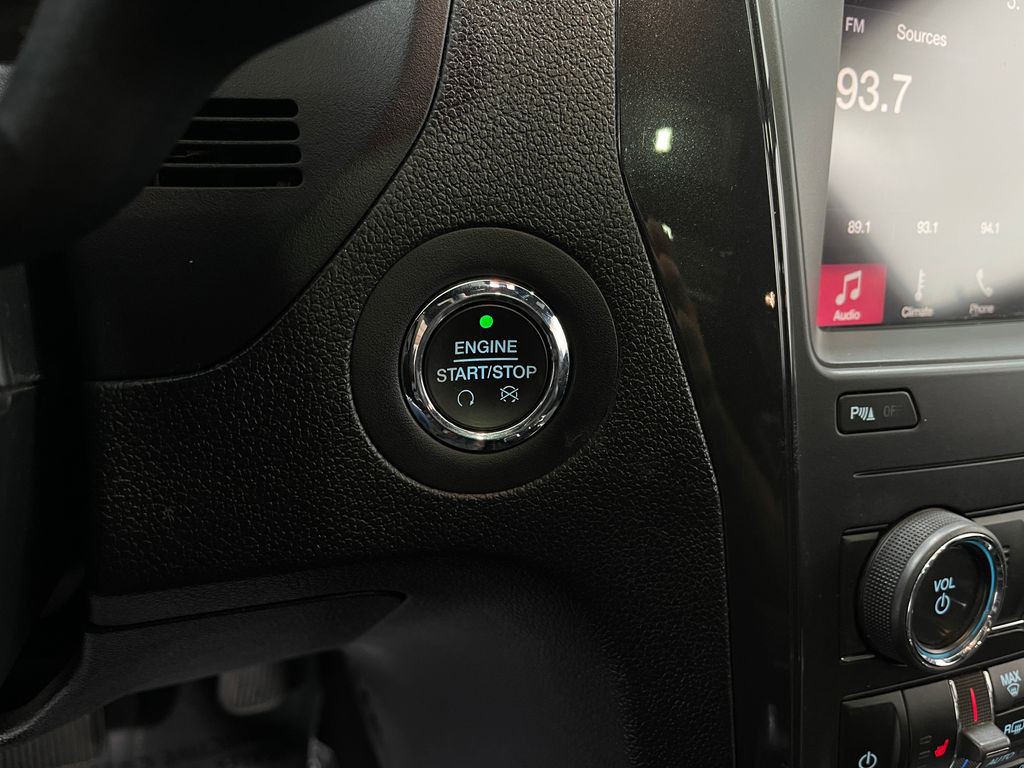 2019 Ford Explorer Image 22