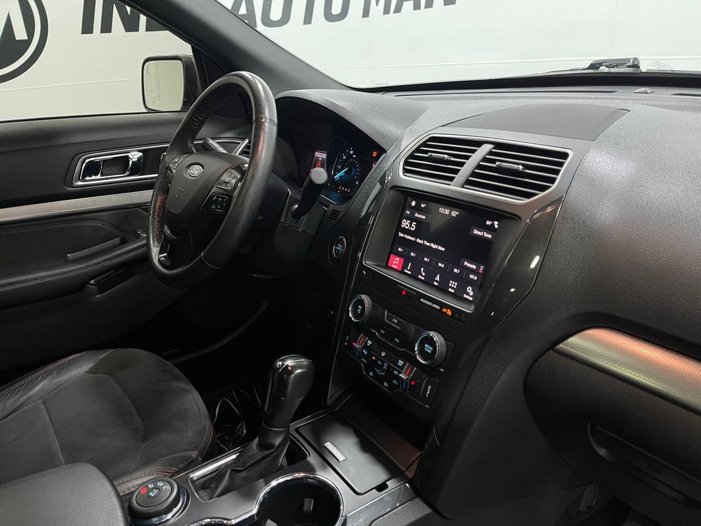 2019 Ford Explorer Image 21