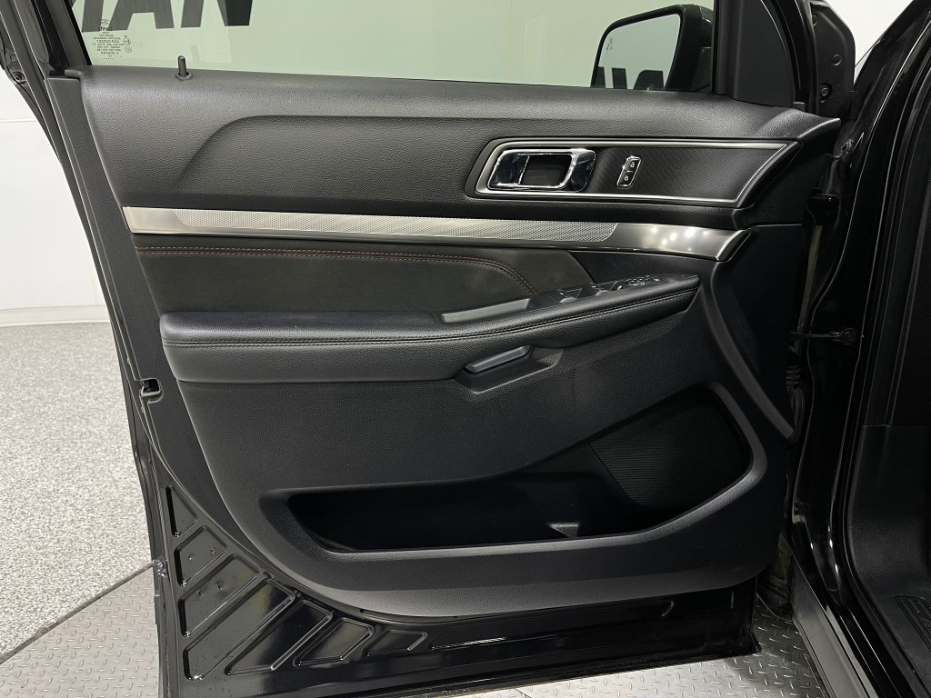 2019 Ford Explorer Image 16