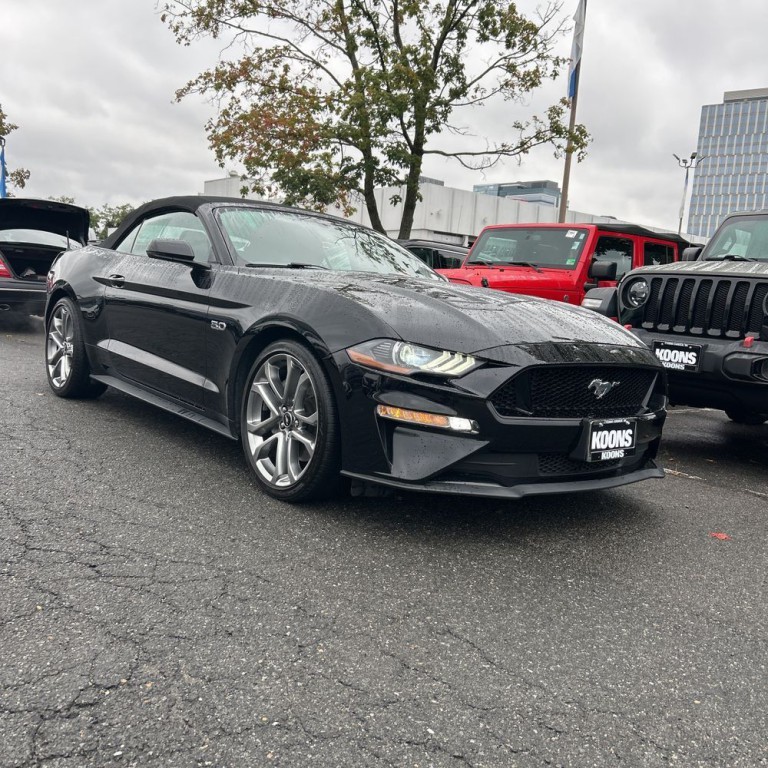 2018 Ford Mustang Image 1