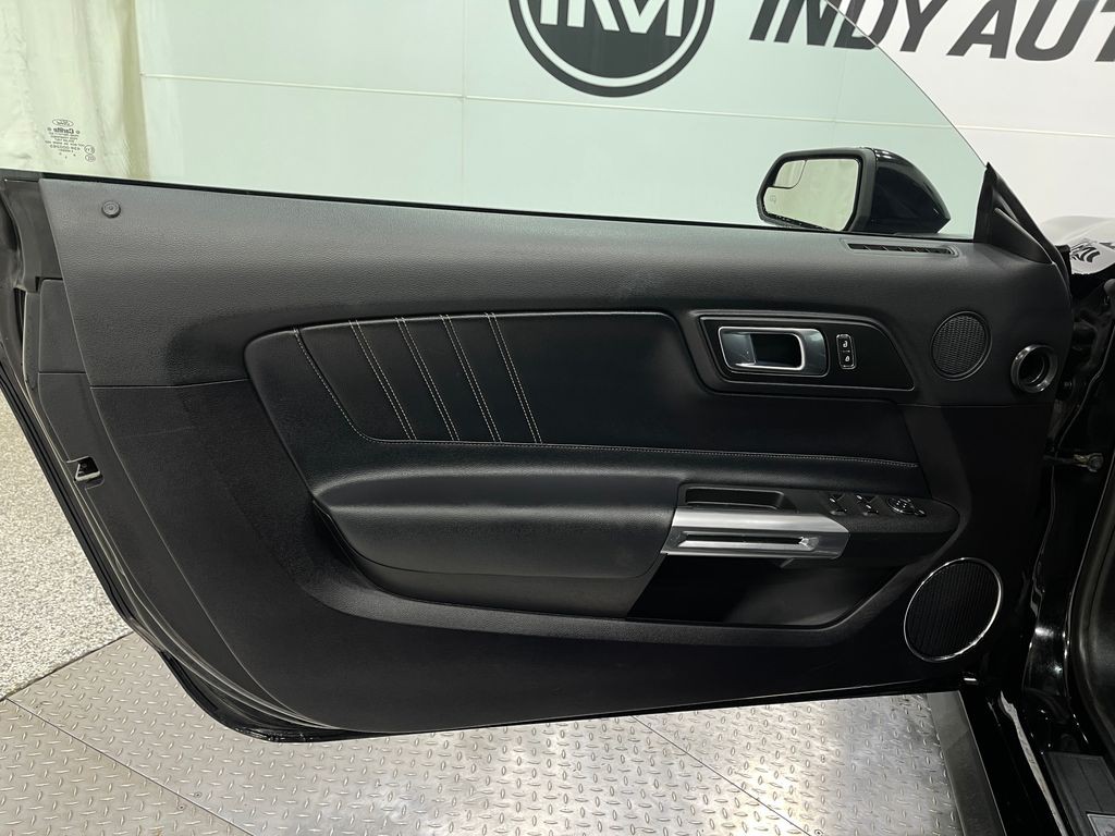 2018 Ford Mustang Image 13