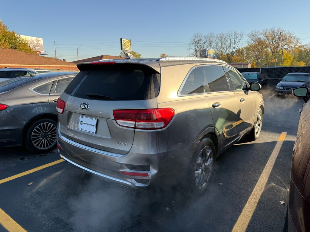 2018 Kia Sorento Image 2