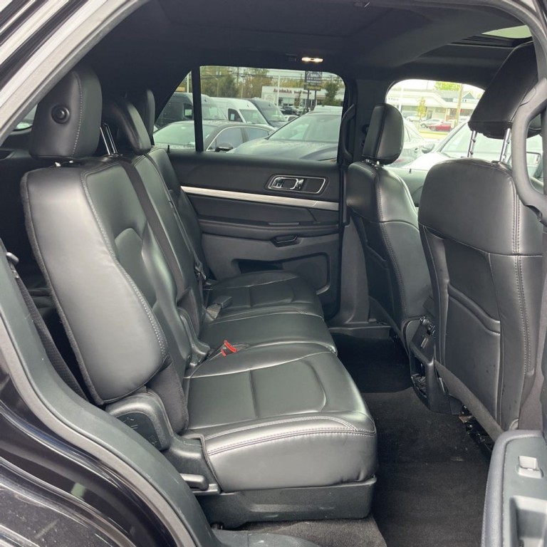 2019 Ford Explorer Image 16