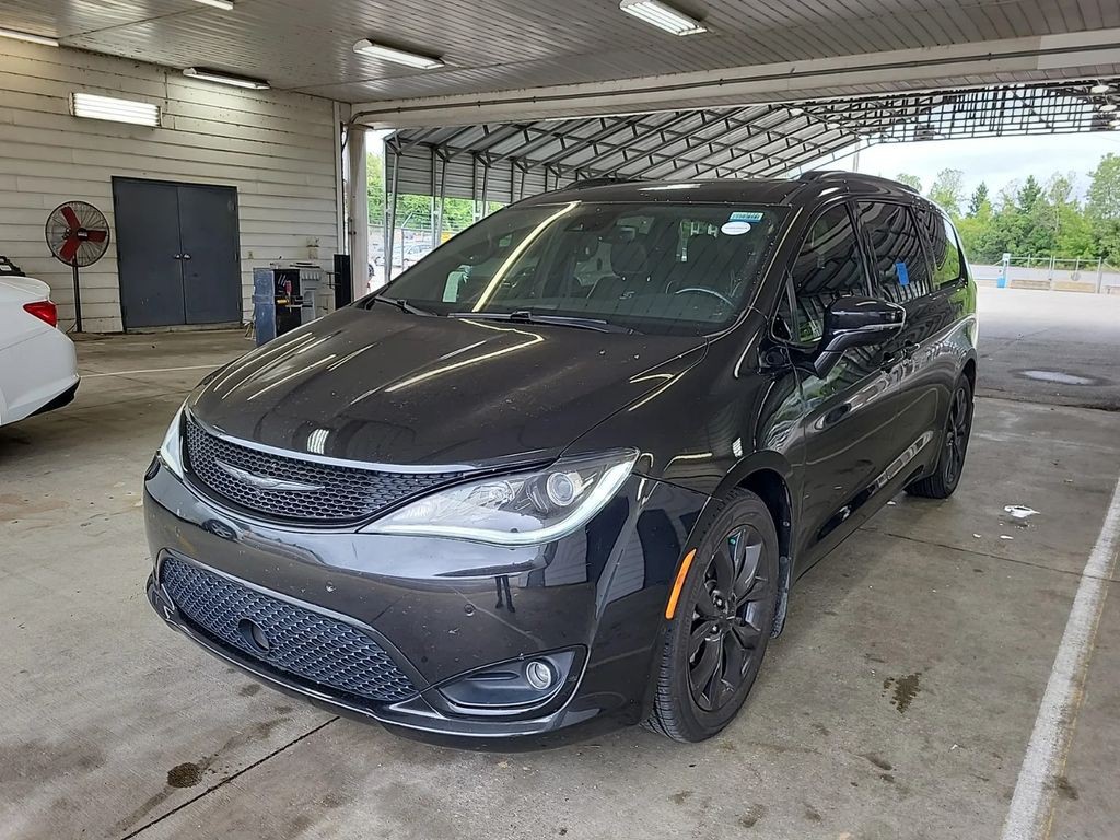 2019 Chrysler Pacifica Image 2