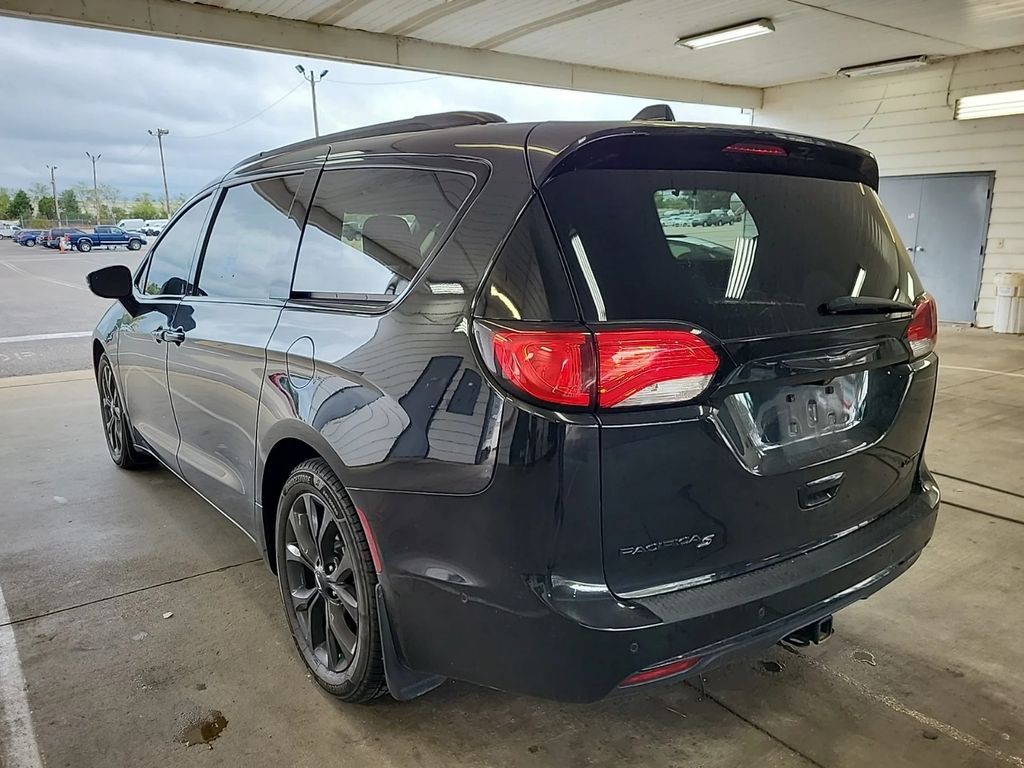 2019 Chrysler Pacifica Image 3