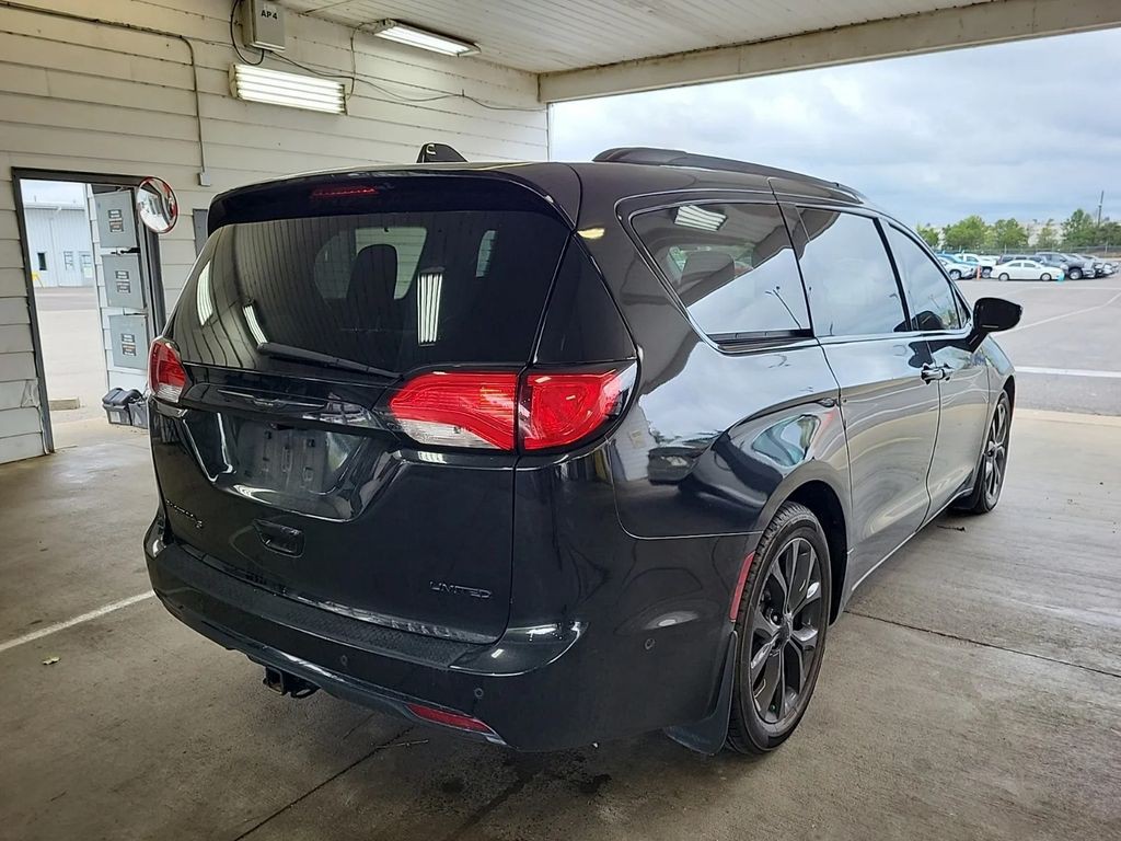 2019 Chrysler Pacifica Image 4
