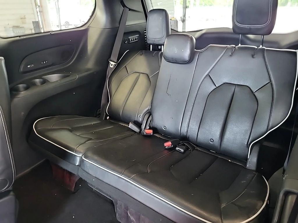 2019 Chrysler Pacifica Image 12