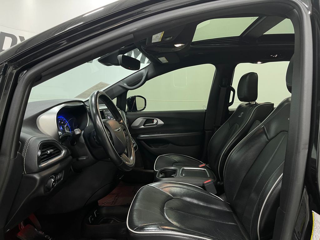 2019 Chrysler Pacifica Image 15