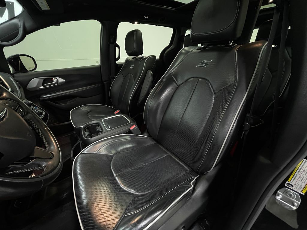 2019 Chrysler Pacifica Image 16