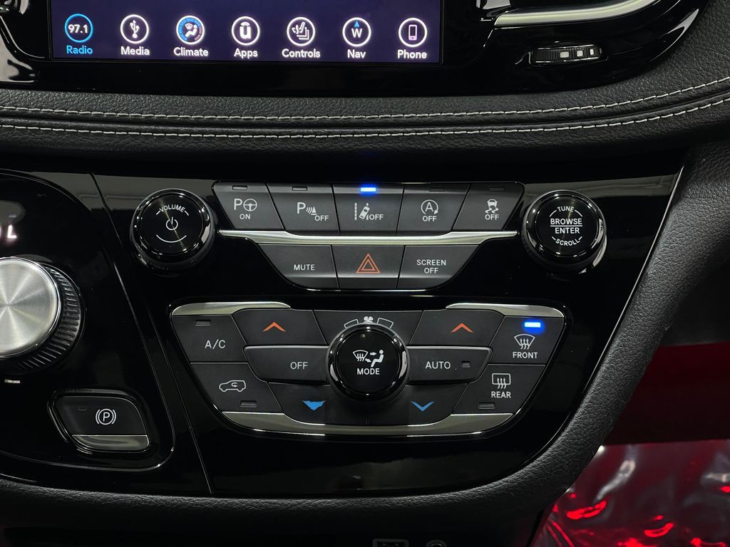 2019 Chrysler Pacifica Image 28