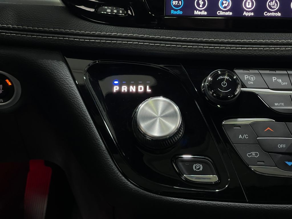 2019 Chrysler Pacifica Image 32