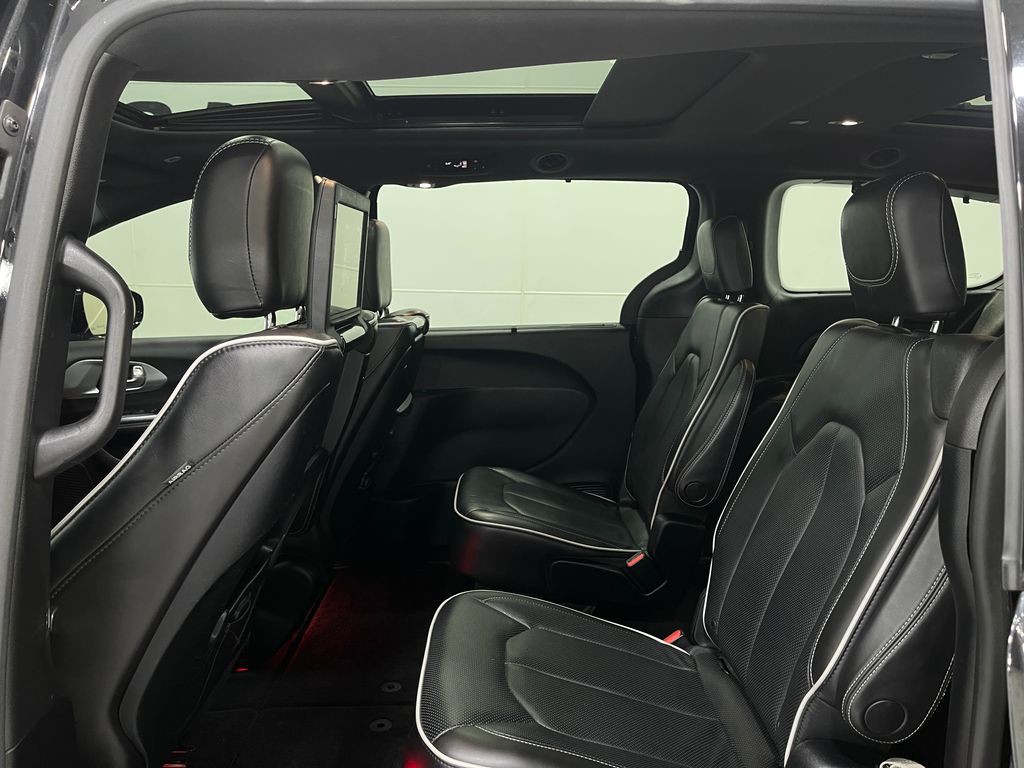 2019 Chrysler Pacifica Image 33