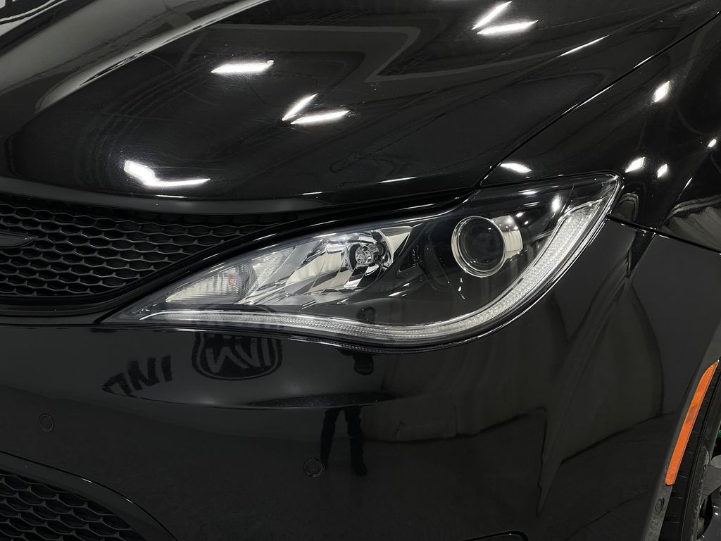 2019 Chrysler Pacifica Image 38