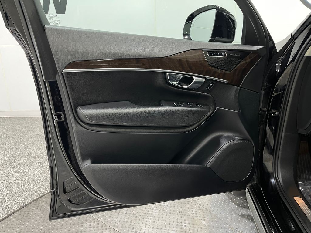 2019 Volvo XC90 Image 16