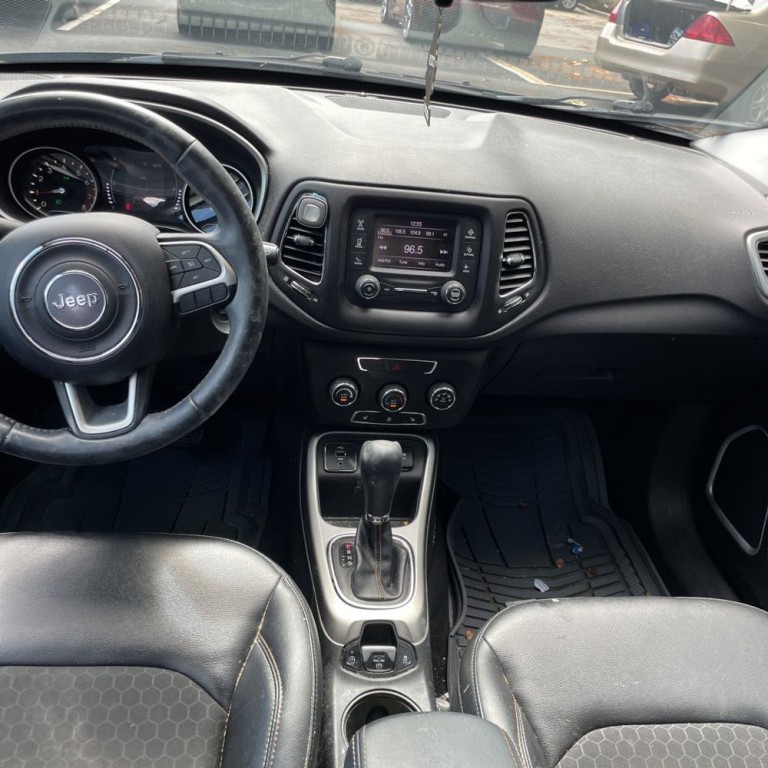 2018 Jeep Compass Image 9
