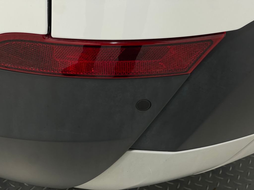 2018 Land Rover Discovery Image 13