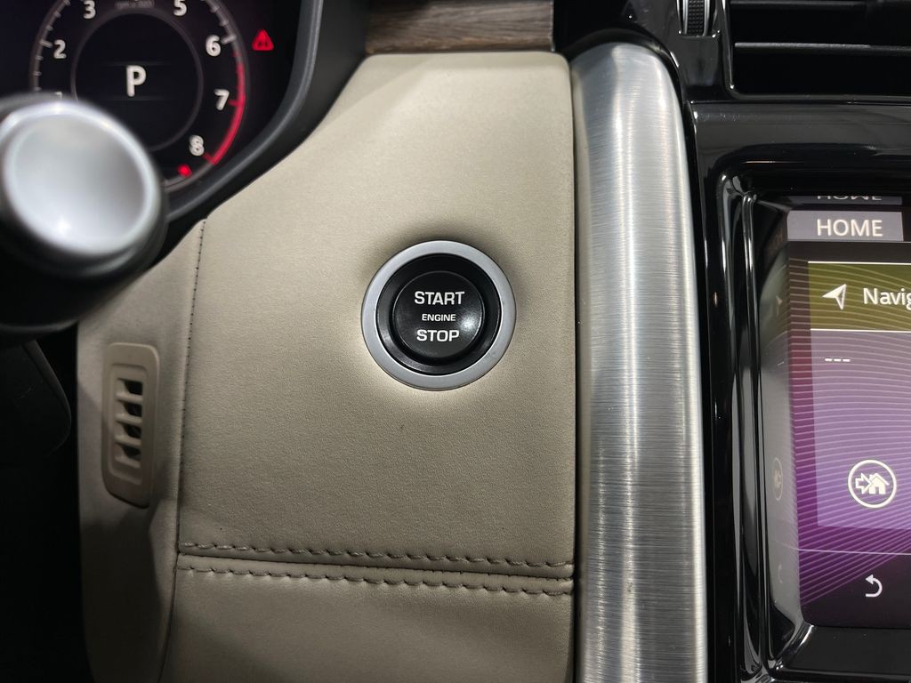 2018 Land Rover Discovery Image 22