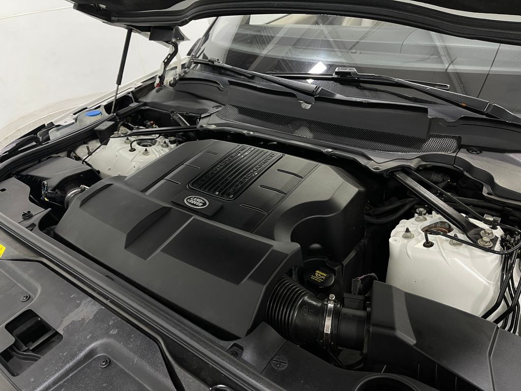 2018 Land Rover Discovery Image 29